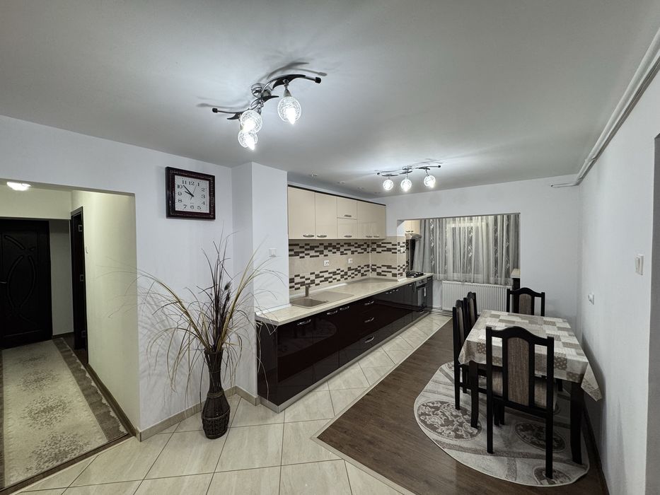 Apartament 3 camere decomandat