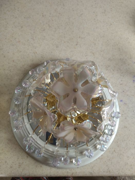 Продаю зеркальную люстру