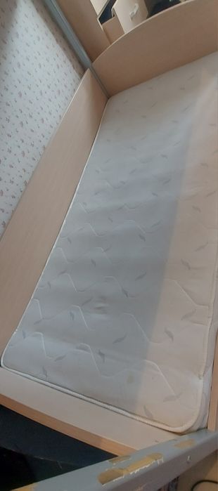 Продам двухьяростную кровать