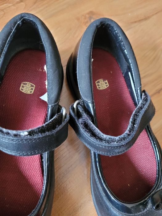 Обувки Clarks и GAP номер 32 и 33