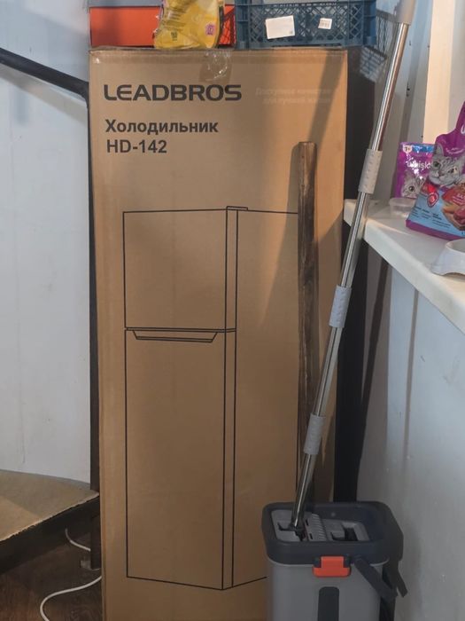 Холодильник практический новый