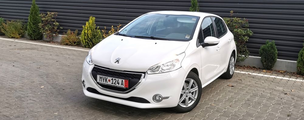 Peugeot 208--An 2014--Diesel 1.6--Revizii doar Peugeot