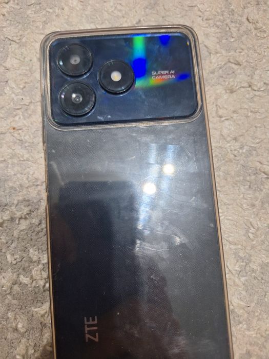 Продам телефон новый