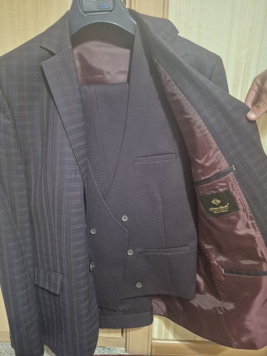 Продаются костюм тройка