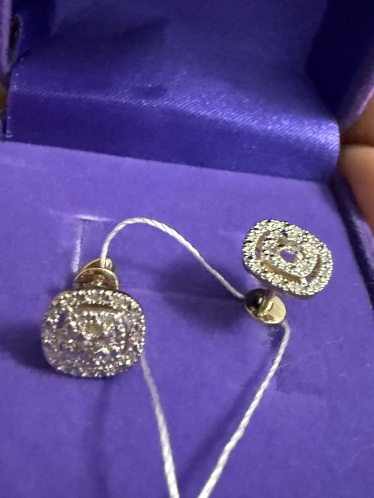 Бриллиантовые пусеты новые