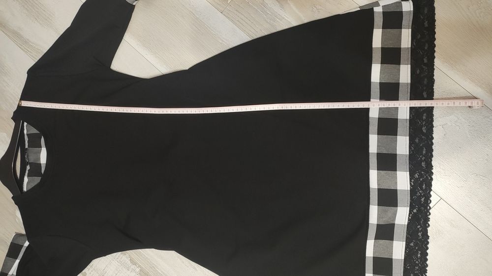 Рокля с интересен гръб