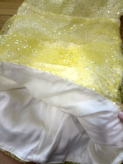 Поатье в желтом цвете Post Meridiem