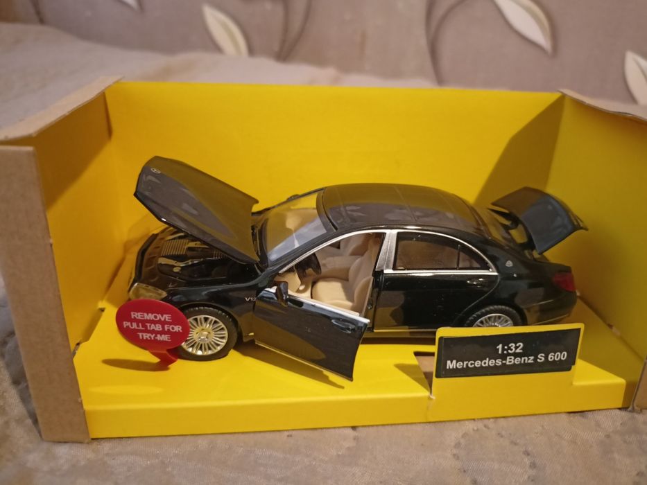 Метални колички 1/32