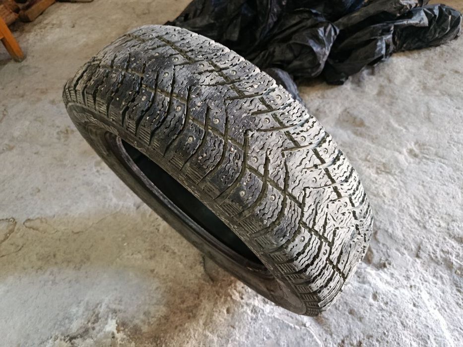 Зимняя резина на шипах R15