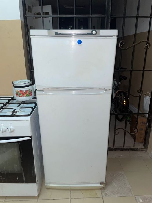 холодильник в хорошем состояний