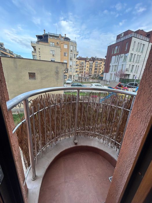 Тристаен апартамент в Манастирски ливади на ул.Иван Сусанин и гараж