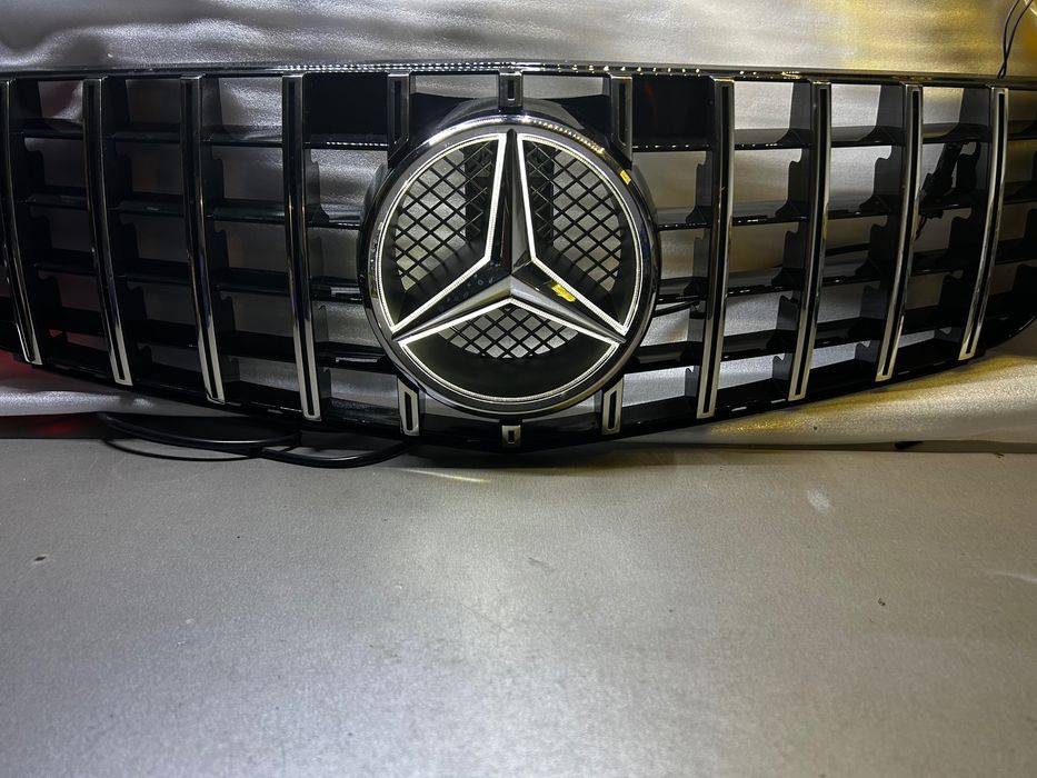 Предна решетка(маска)GTR за Mercedes W204
