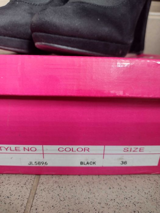 Ghetute dama cu toc gros, nr.36, imitatie piele intoarsa, NOI in cutie