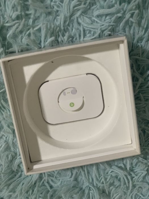 Наушники AirPods