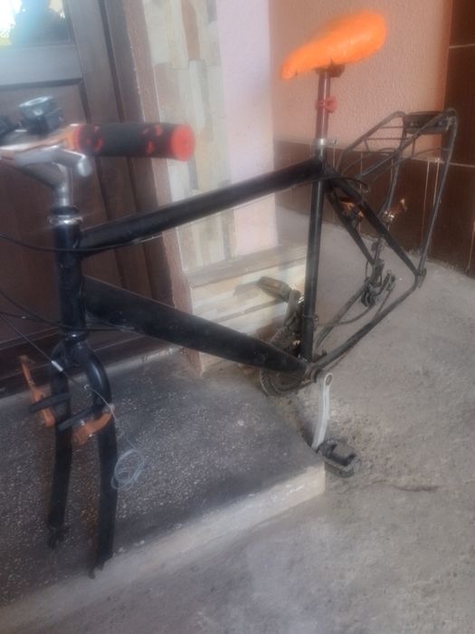 Vând cadru montabai bicicleta