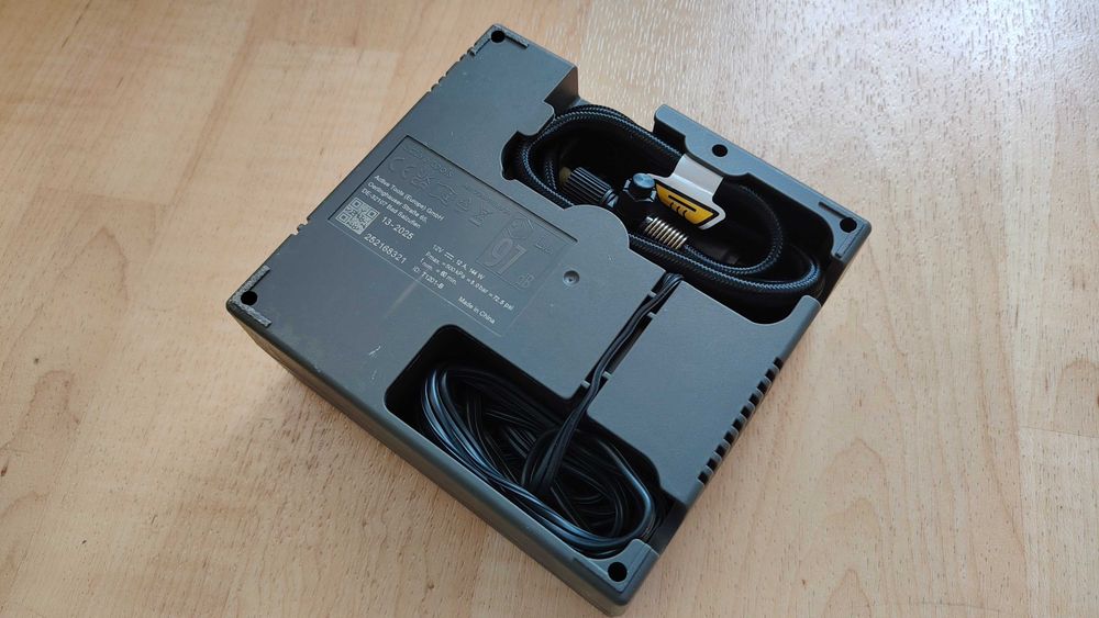 Нов PSA Peugeot-Citroen MOPAR компресор за гуми 12V-12А-144W в чантичка с лепило