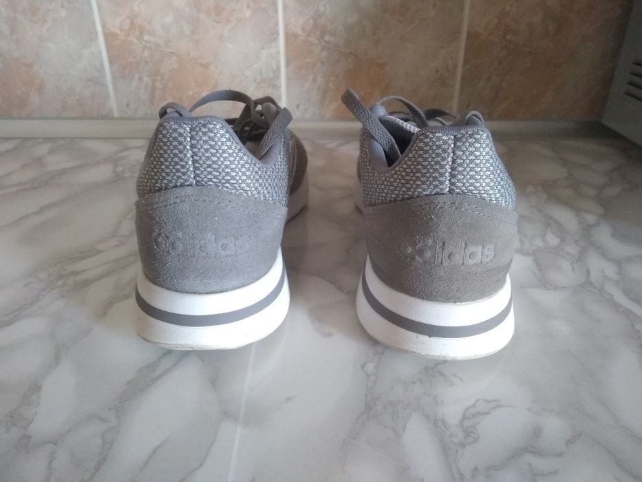 Маратонки adidas