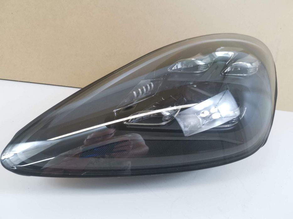 Порше Кайен 3 / Porsche Cayenne 3 9Y Ляв фар Full Led оригинален в доб