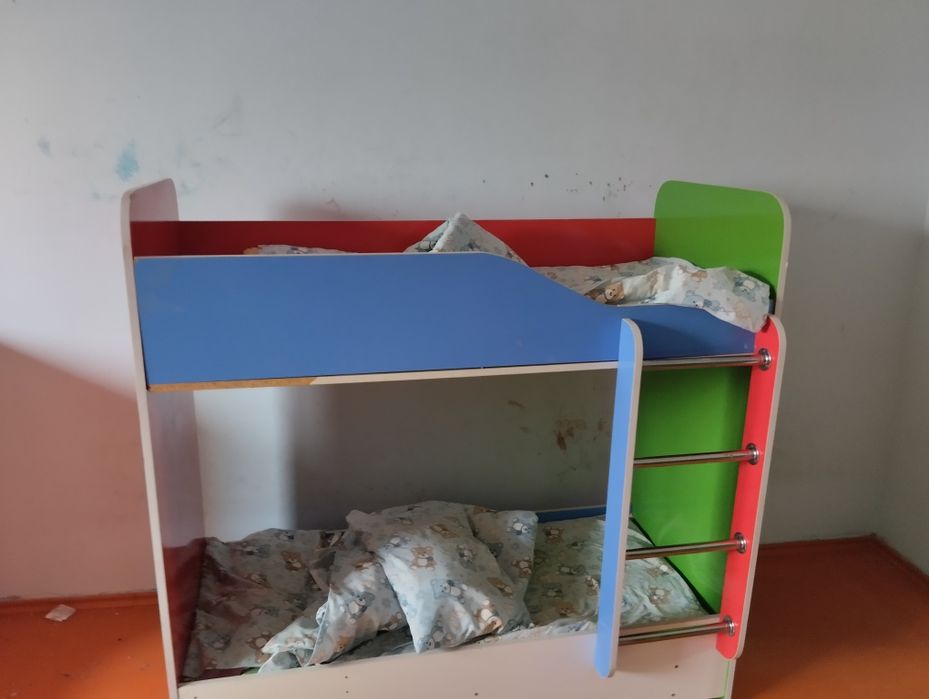 Кровать деткая двух ярусная