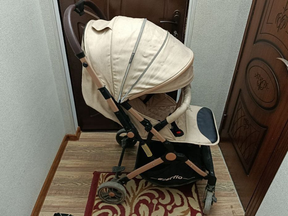 Коляска новая почти не использовали