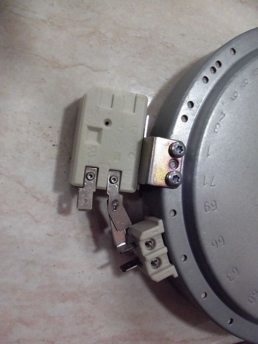 Плоча за керамичен плот- Ø165, 1200W/230v цената е за 1 бр плоча