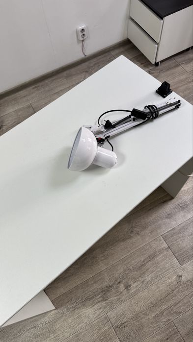 Продам стол для маникюра