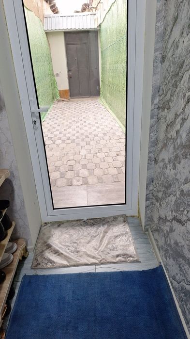 Hovli sotiladi srochna
