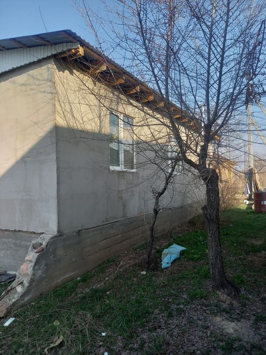 Продаётся дом не до конченный в черновом варианте.
