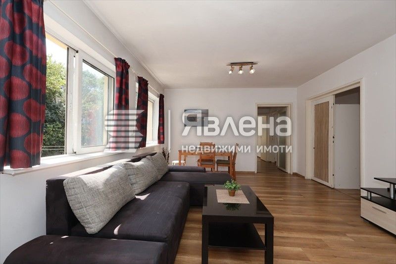 Продава се Четиристаен апартамент в София, Център - 115 кв.м за 3305 €/кв.м - Снимка #1