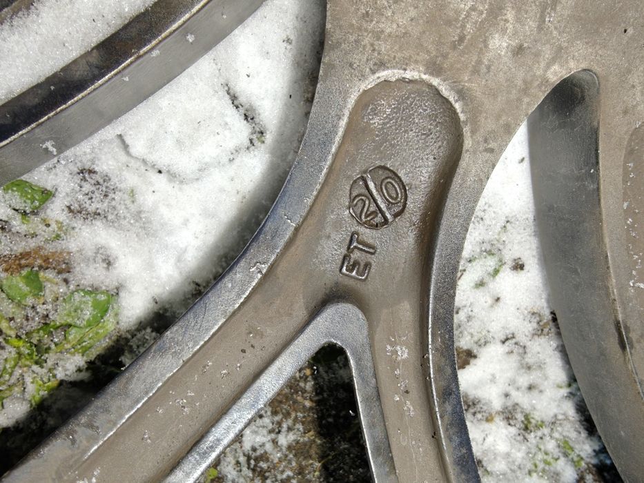 Продам диски R20 с шинами 245/40/20