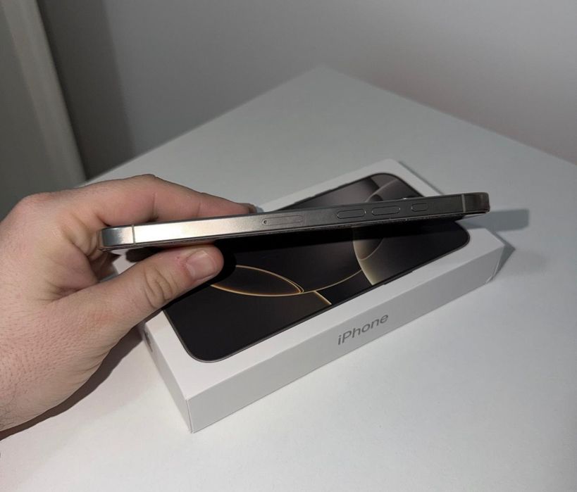 Vând IPhone 16 promax