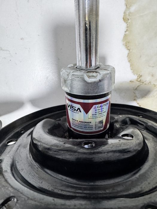 Амортиз с чашками камри 50se