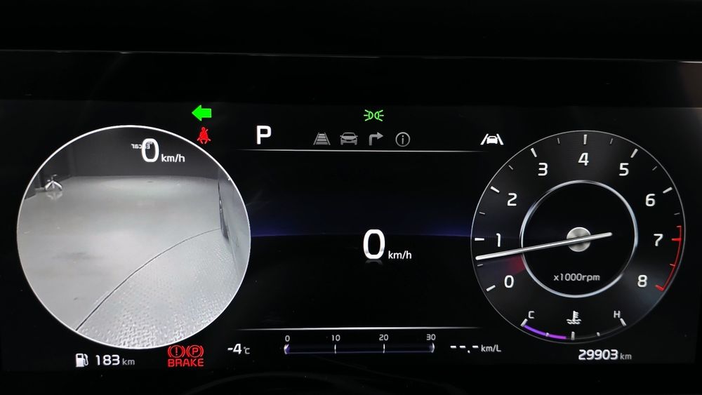 Kia Carnival 2021 | 7-Seater Signature | 29 903 km probeg