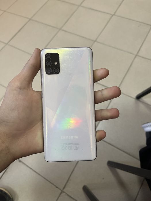 Срочна Продаётся телефон самсунг а 51