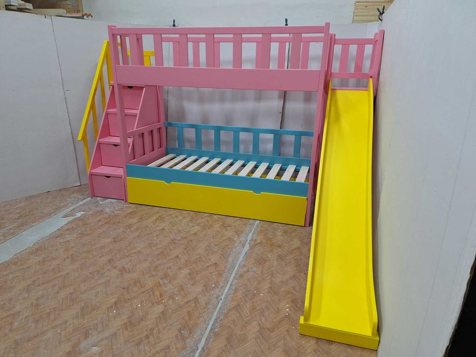 TRANSPORT GRATUIT.Pat supraetajat cu tobogan din lemn masiv.Cod 2515