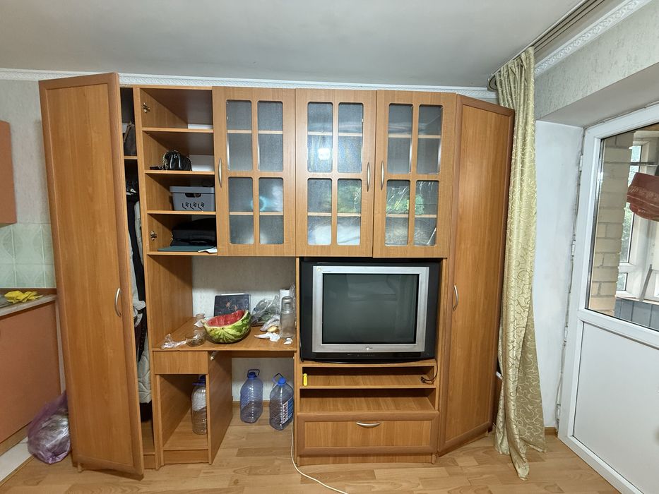 Шкаф для гостинной или спальни