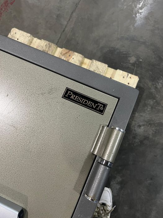 Продается Сейф Президент