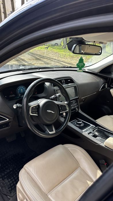 Jaguar F-Pace 2.0d GARANTIE 2 ani, motor refacut complet