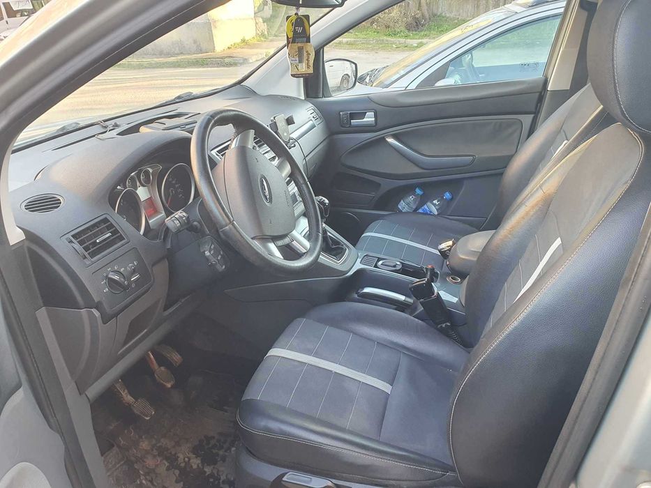 FORD KUGA 2010 год