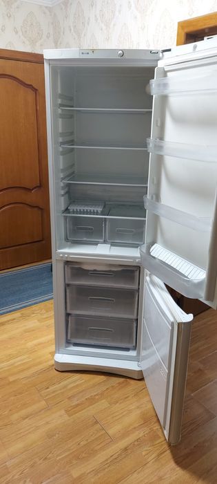 Холодильник рабочий