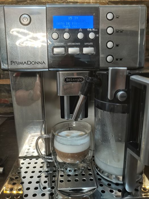 Aparat de cafea Delonghi