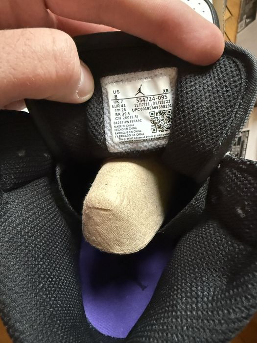Jordan 1 Mid Black White Purple marimea 41 si 42