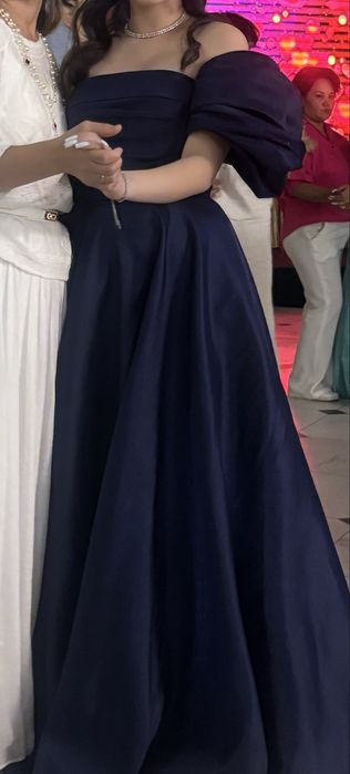 вечернее платье.