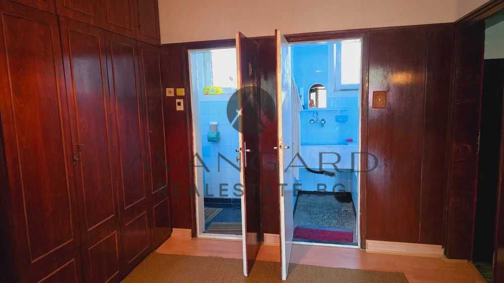 Продава се Многостаен апартамент в Пловдив, Христо Смирненски - 140 кв.м за 1443 €/кв.м - Снимка #15