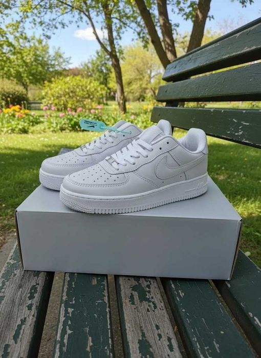 Adidasi Nike Air Force 1 Triple White - Model Unisex