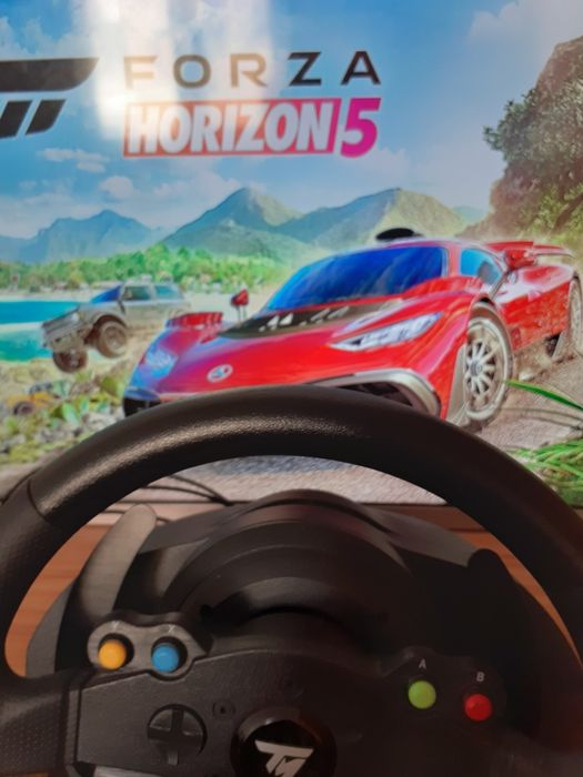 Xbox one cu volan thrustmaster