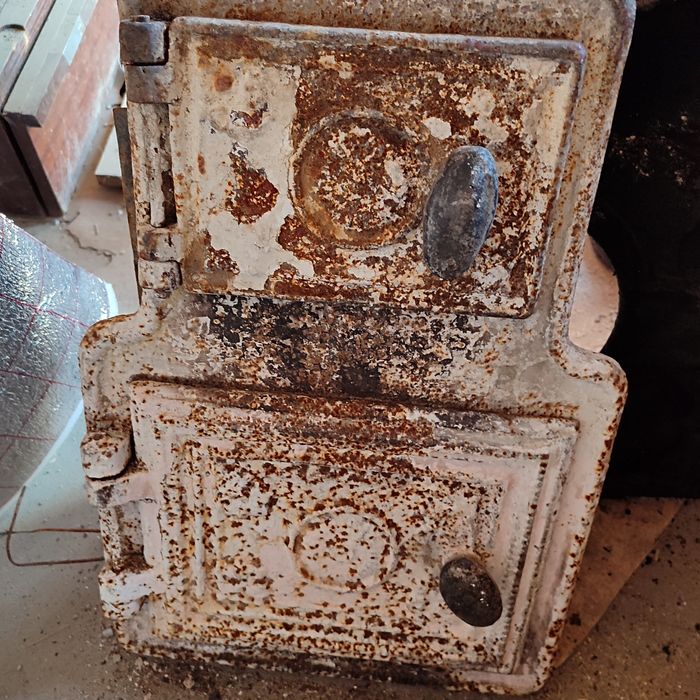 Чугун для печи на дровах и угле.