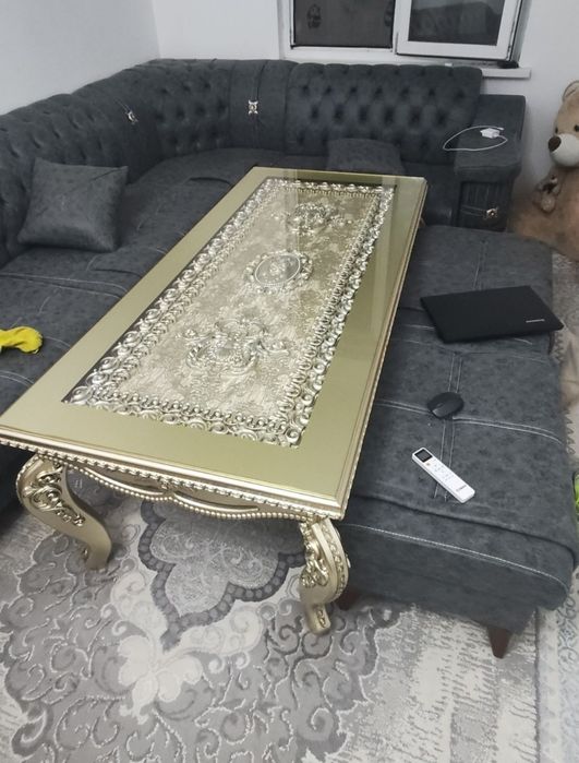 Gostilniy Stol Srochna Sotiladi