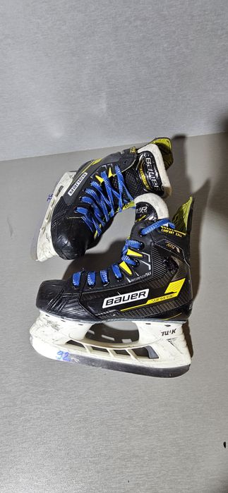 Patine 92 hochei hockey  Bauer Supreme M4  marime  33-34  (  21,5  cm lungime interioara).
