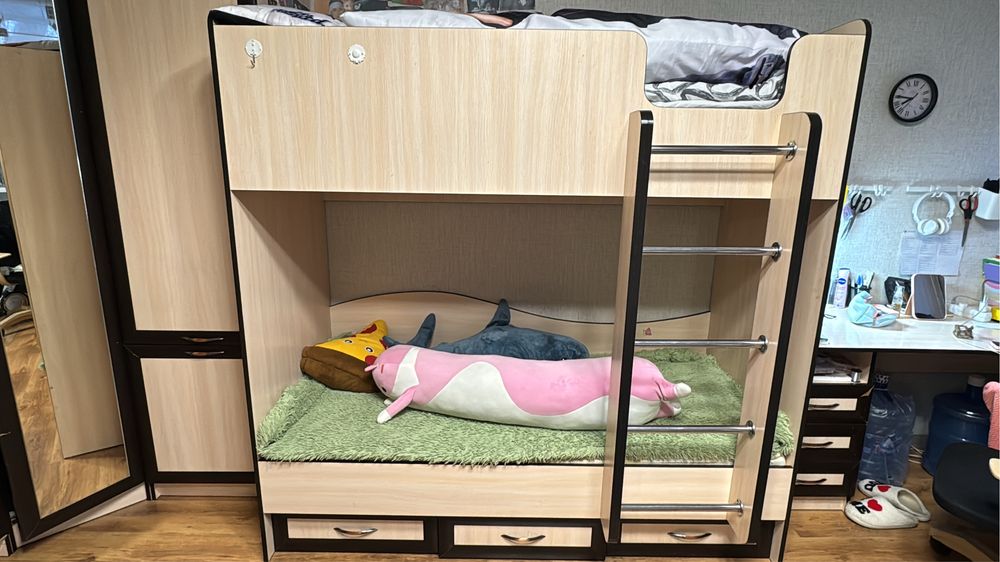 Продается двухярусная кровать